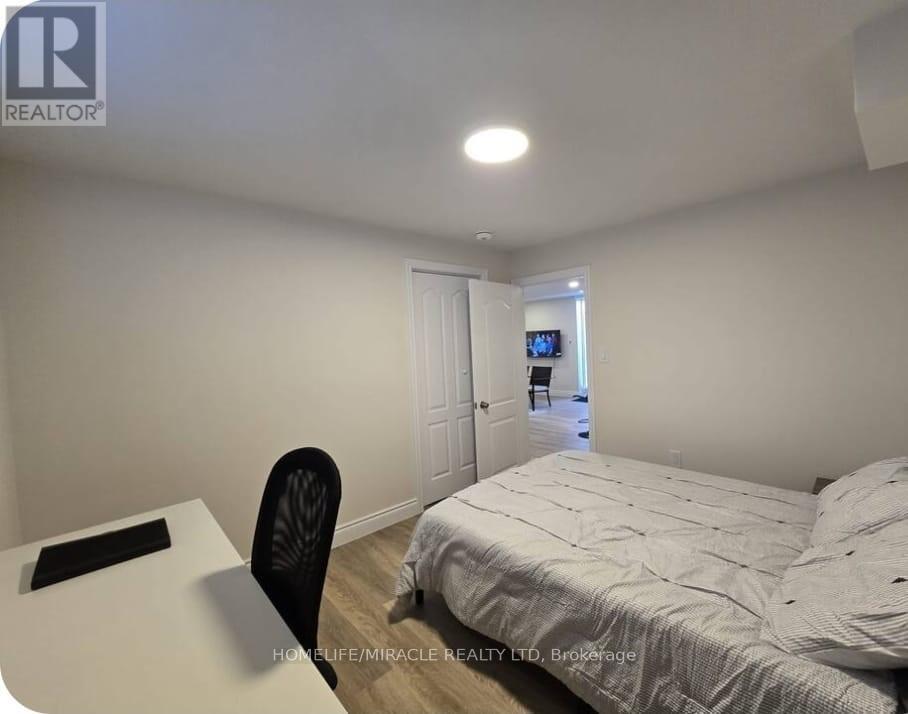 Bsmnt - 454 Westhaven Street, Waterloo, ON - Indoor Photo Showing Bedroom