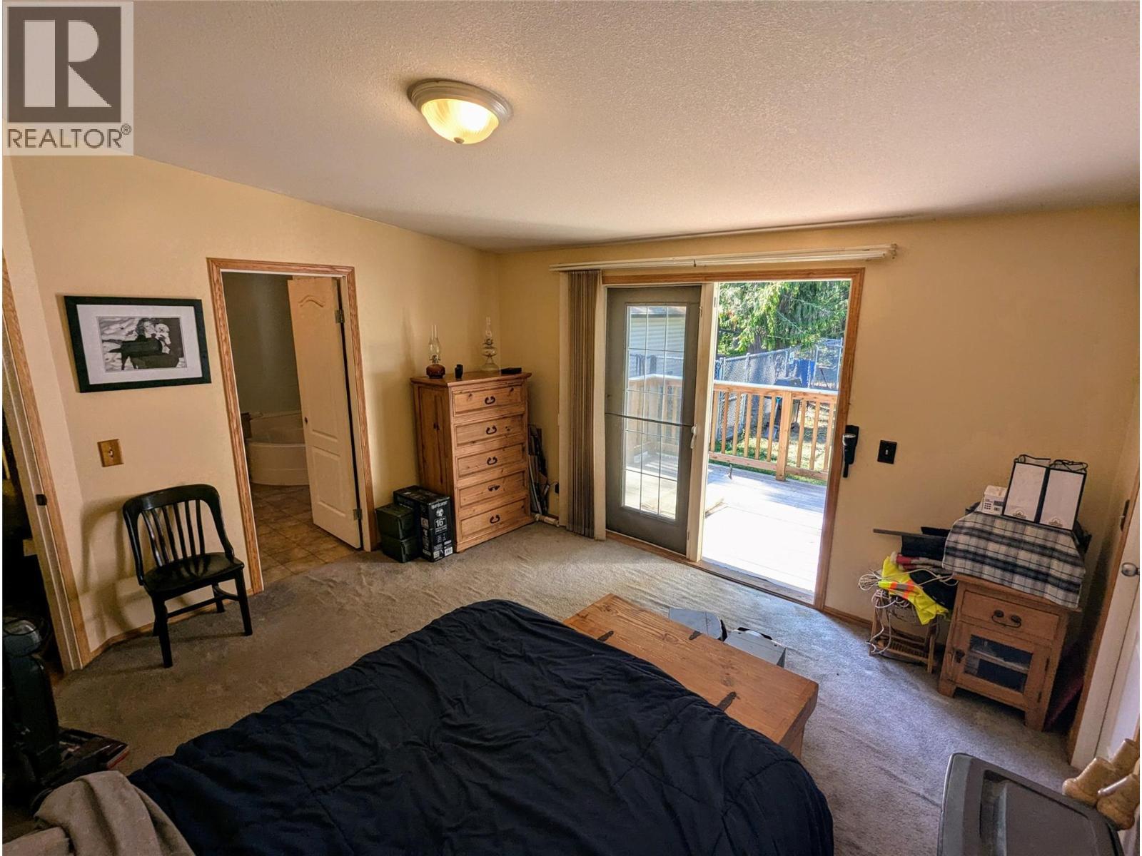 5060 Tatlow Road, Salmon Arm, BC - Indoor Photo Showing Bedroom