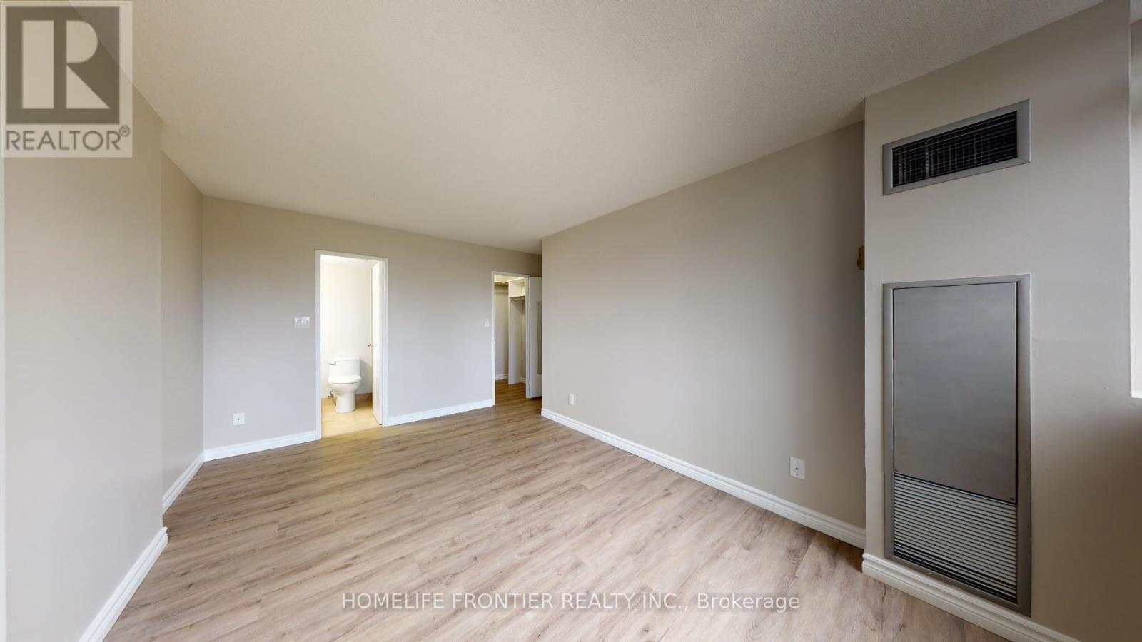 605 - 200 Robert Speck Parkway, Mississauga, ON - Indoor Photo Showing Other Room