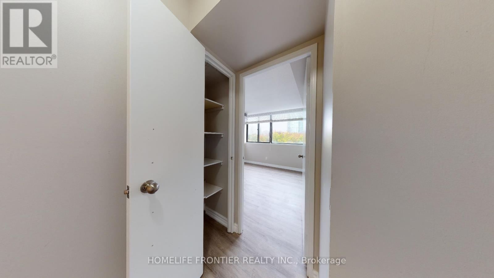 605 - 200 Robert Speck Parkway, Mississauga, ON - Indoor Photo Showing Other Room