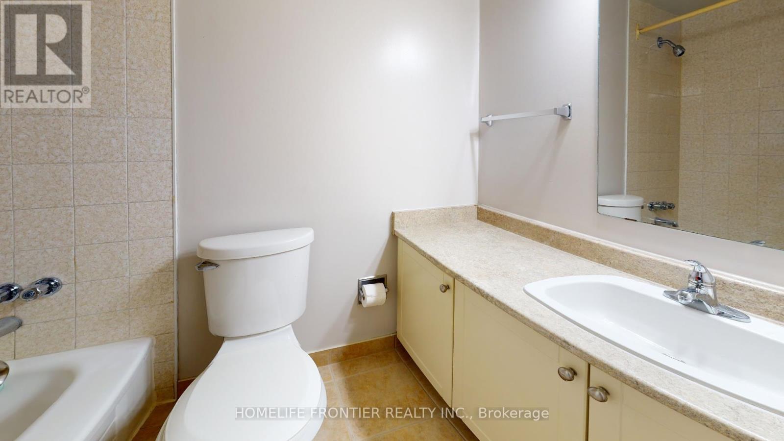 605 - 200 Robert Speck Parkway, Mississauga, ON - Indoor Photo Showing Bathroom