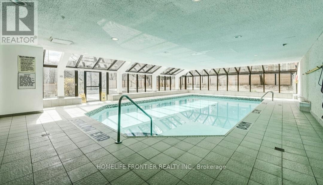 605 - 200 Robert Speck Parkway, Mississauga, ON - With In Ground Pool