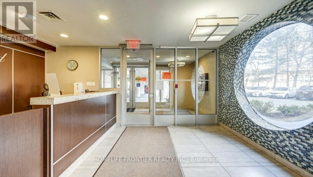 605 - 200 Robert Speck Parkway, Mississauga, ON - Indoor Photo Showing Other Room