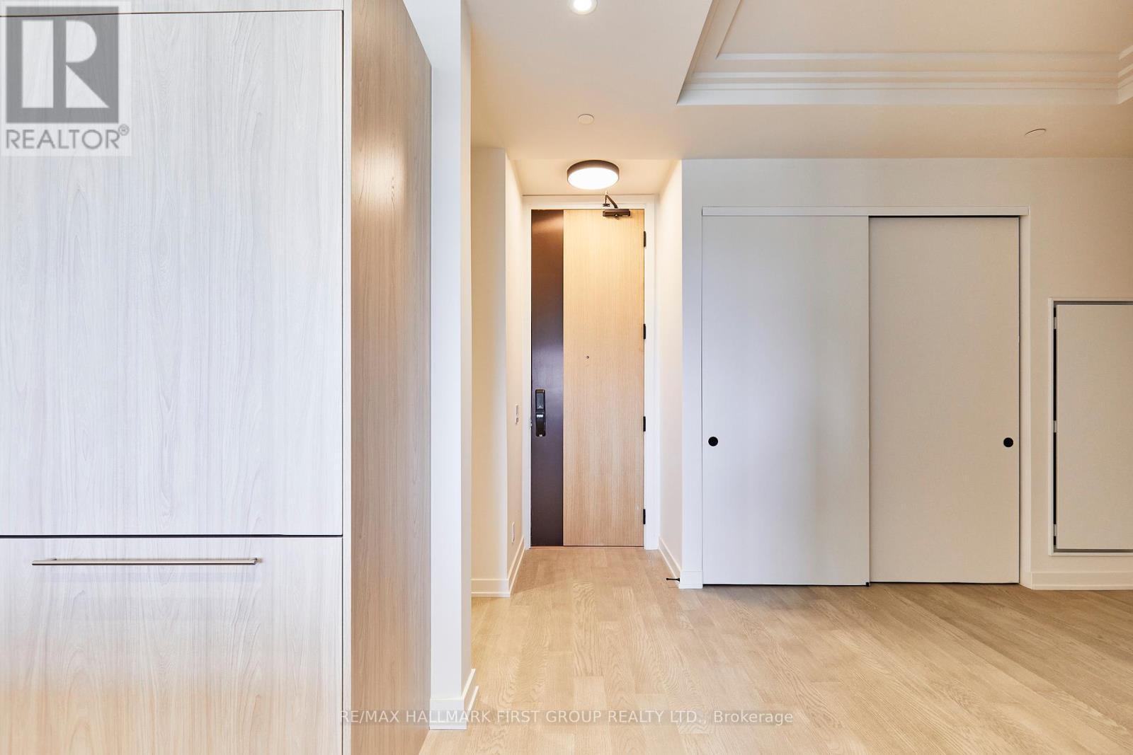 407 - 123 Maurice Drive, Oakville, ON - Indoor Photo Showing Other Room