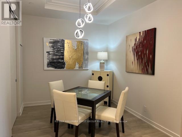 407 - 123 Maurice Drive, Oakville, ON - Indoor Photo Showing Dining Room