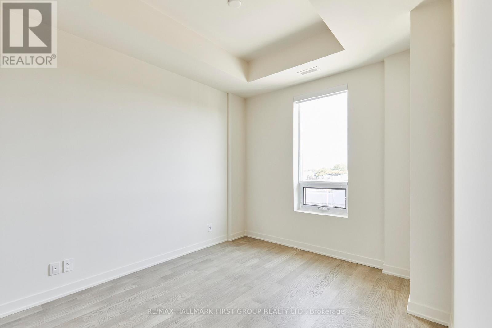 407 - 123 Maurice Drive, Oakville, ON - Indoor Photo Showing Other Room