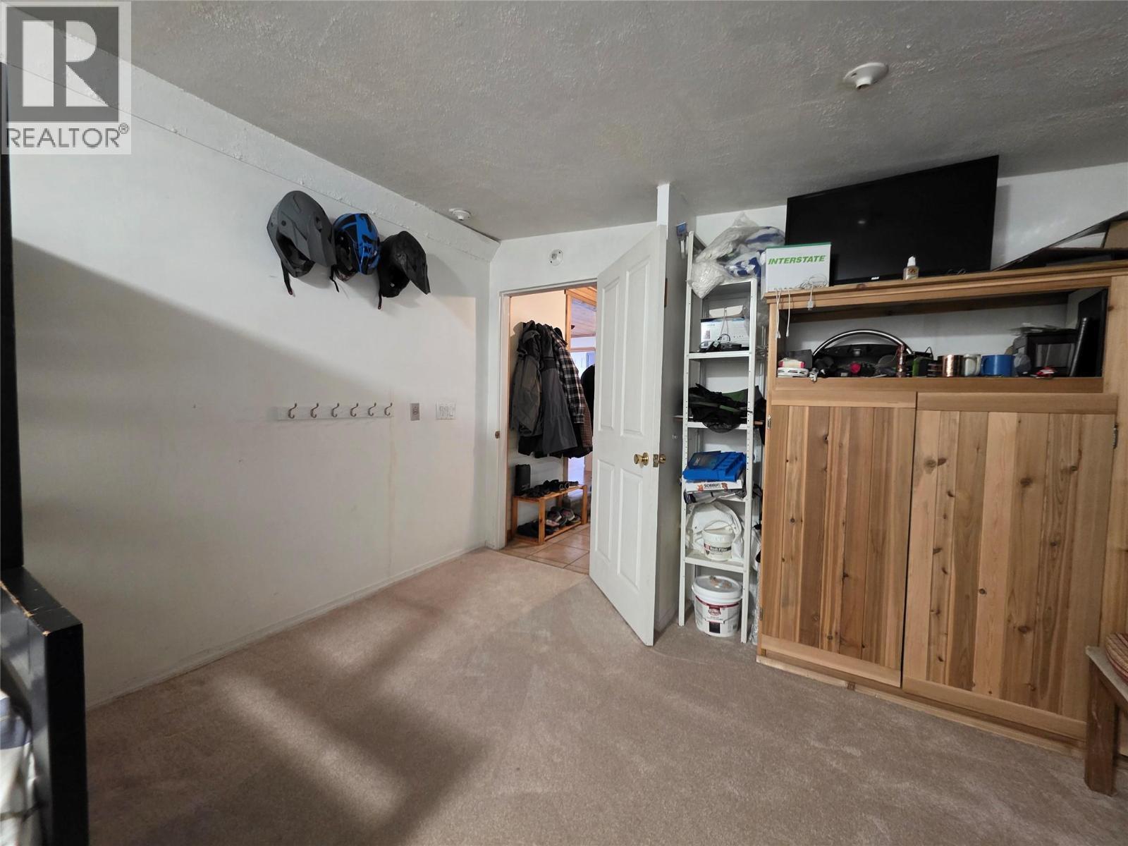 6453 Pinaus Lake Road Lot# 6297, Falkland, BC - Indoor