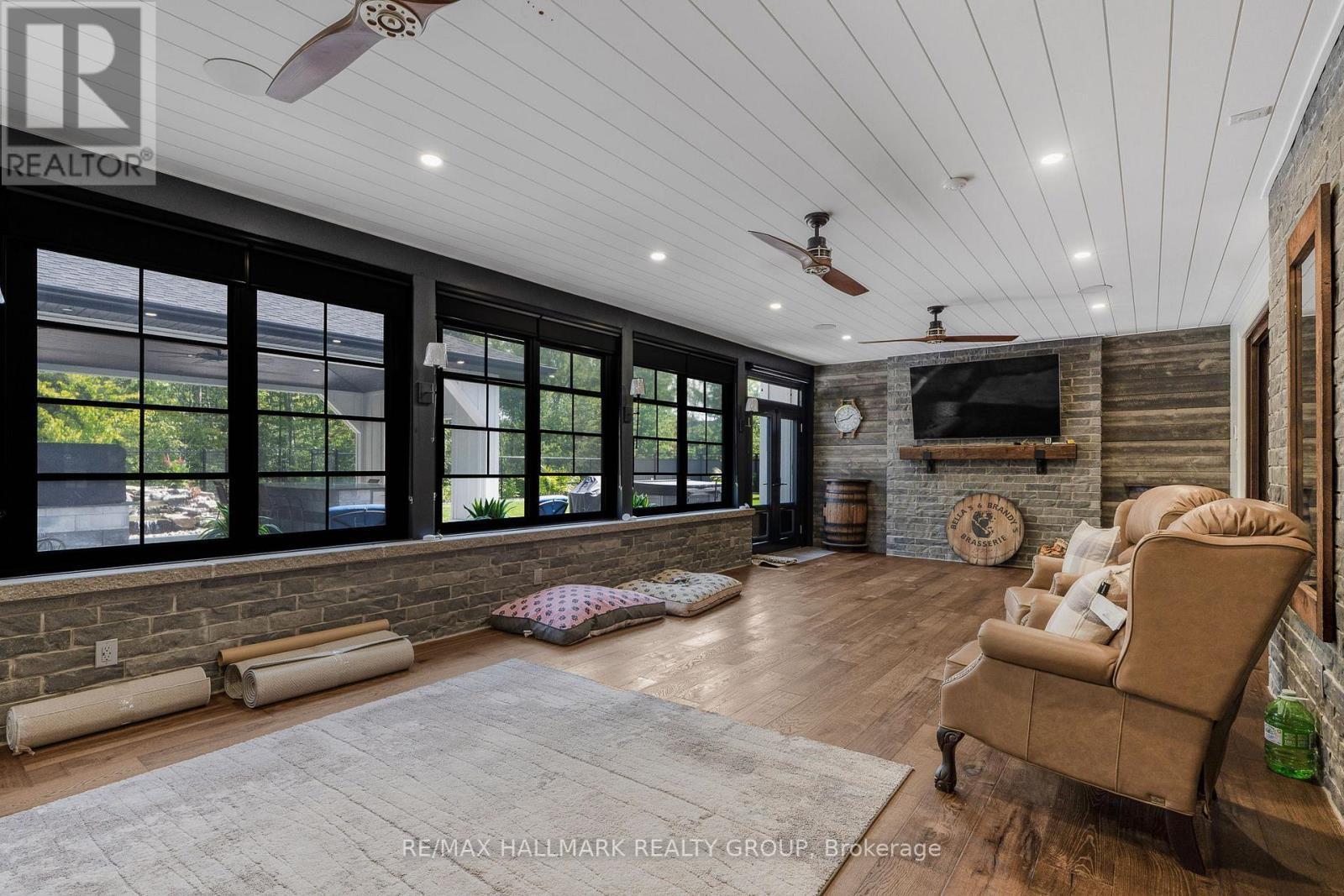 55 De La Seignerie Estates E, Champlain, ON - Indoor