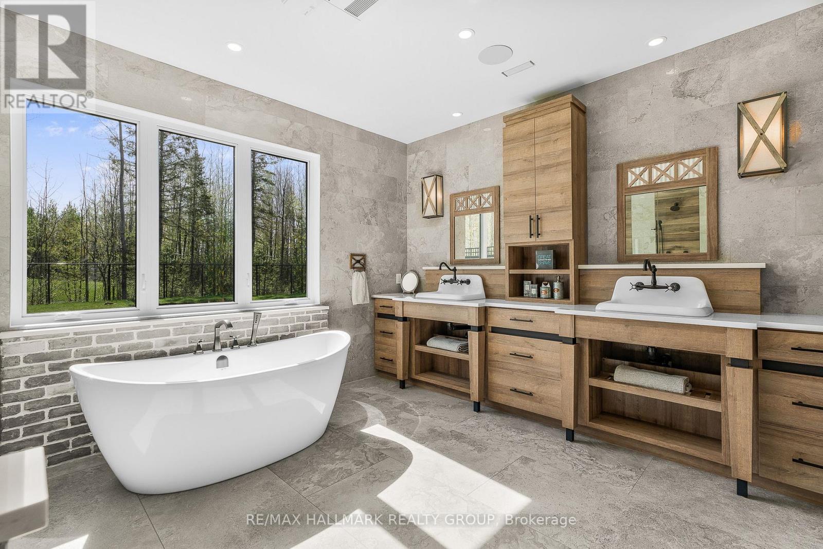 55 De La Seignerie Estates E, Champlain, ON - Indoor With Storage