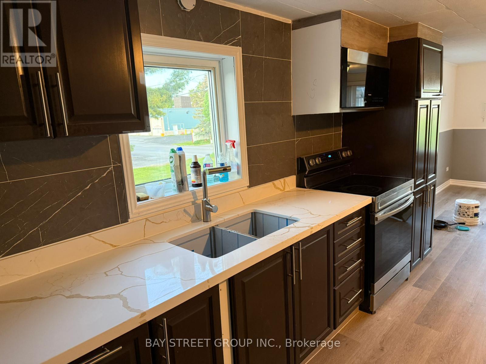 21127 Concession 5 Road, South Glengarry, ON - Indoor Photo Showing Kitchen With Double Sink
