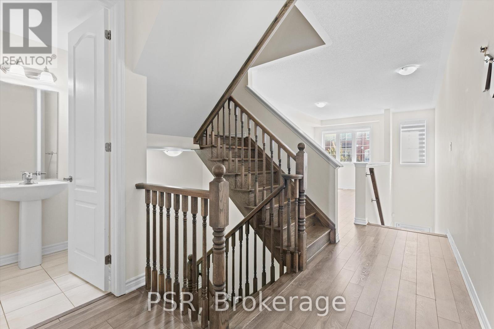 50 Jolly Way, Toronto, ON - Indoor Photo Showing Other Room