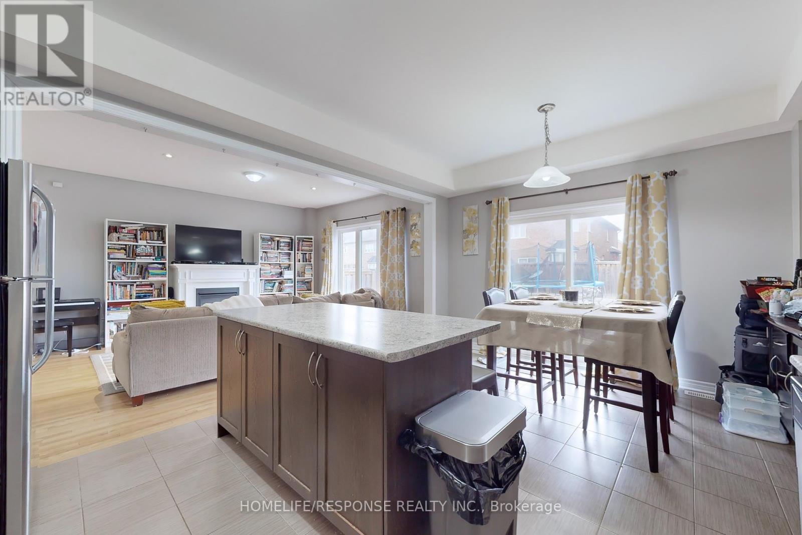 846 Groveland Avenue, Oshawa, ON - Indoor