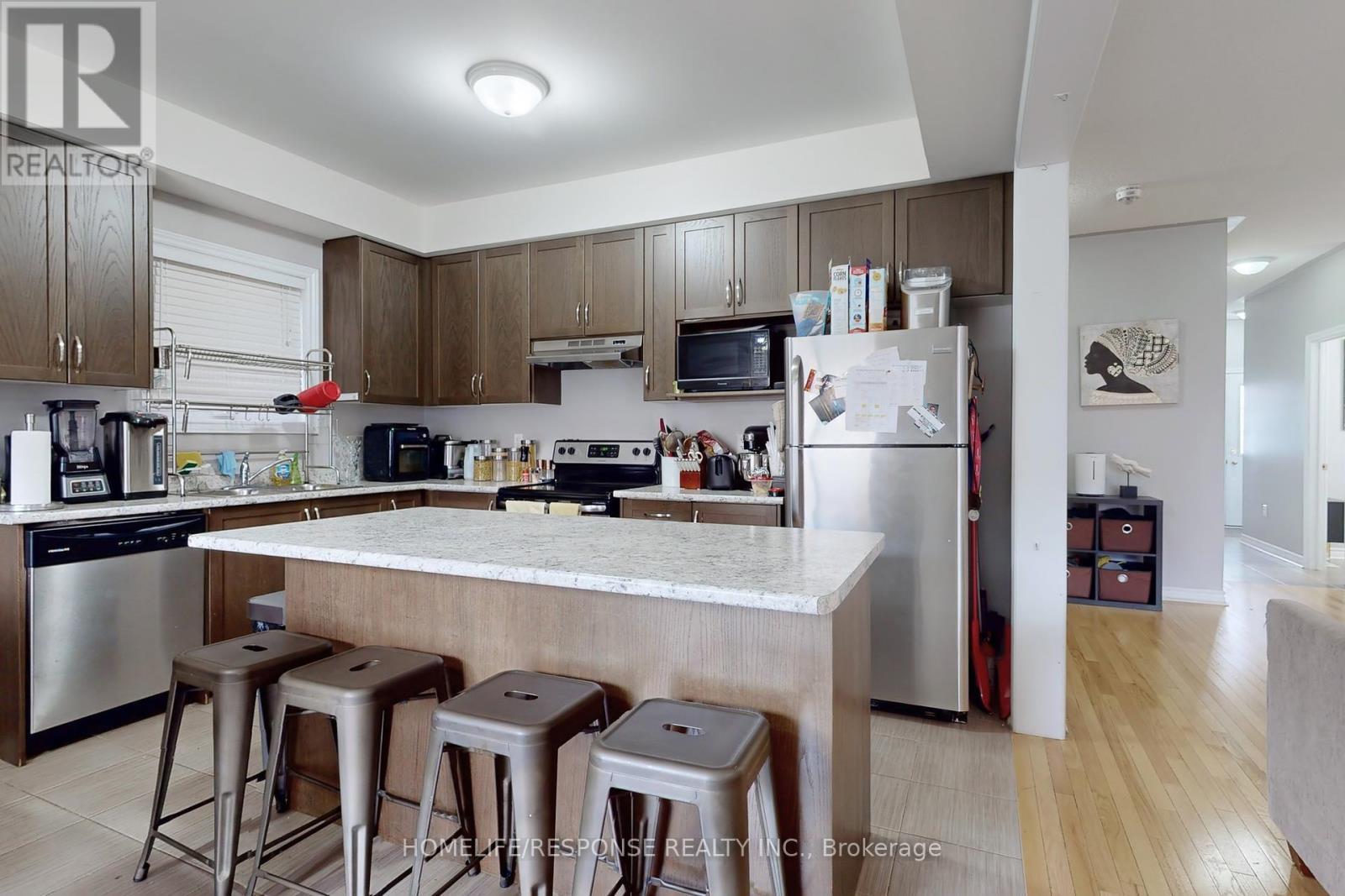 846 Groveland Avenue, Oshawa, ON - Indoor Photo Showing Kitchen