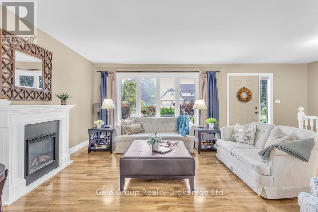 57 Mark Crescent, South-West Oxford (Sweaburg), ON - Indoor Photo Showing Living Room With Fireplace