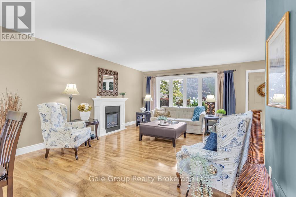 57 Mark Crescent, South-West Oxford (Sweaburg), ON - Indoor Photo Showing Living Room With Fireplace