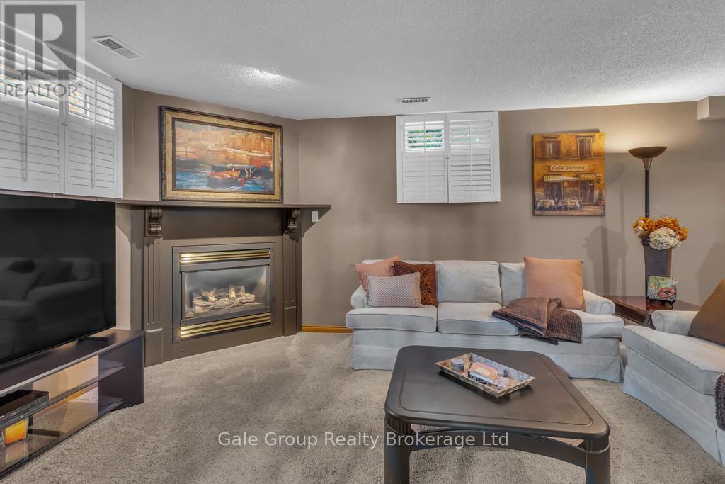 57 Mark Crescent, South-West Oxford (Sweaburg), ON - Indoor Photo Showing Living Room With Fireplace