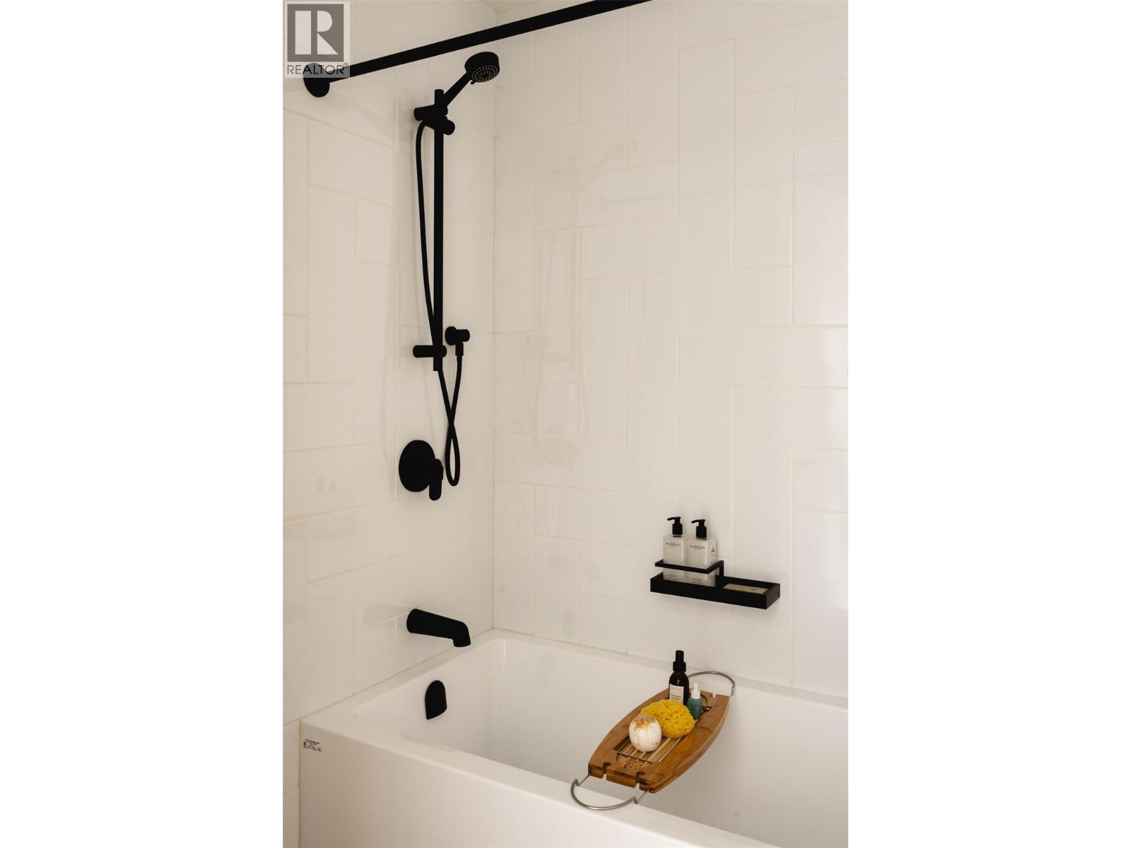 1308 Cedar Street Unit# 5, Okanagan Falls, BC - Indoor Photo Showing Bathroom