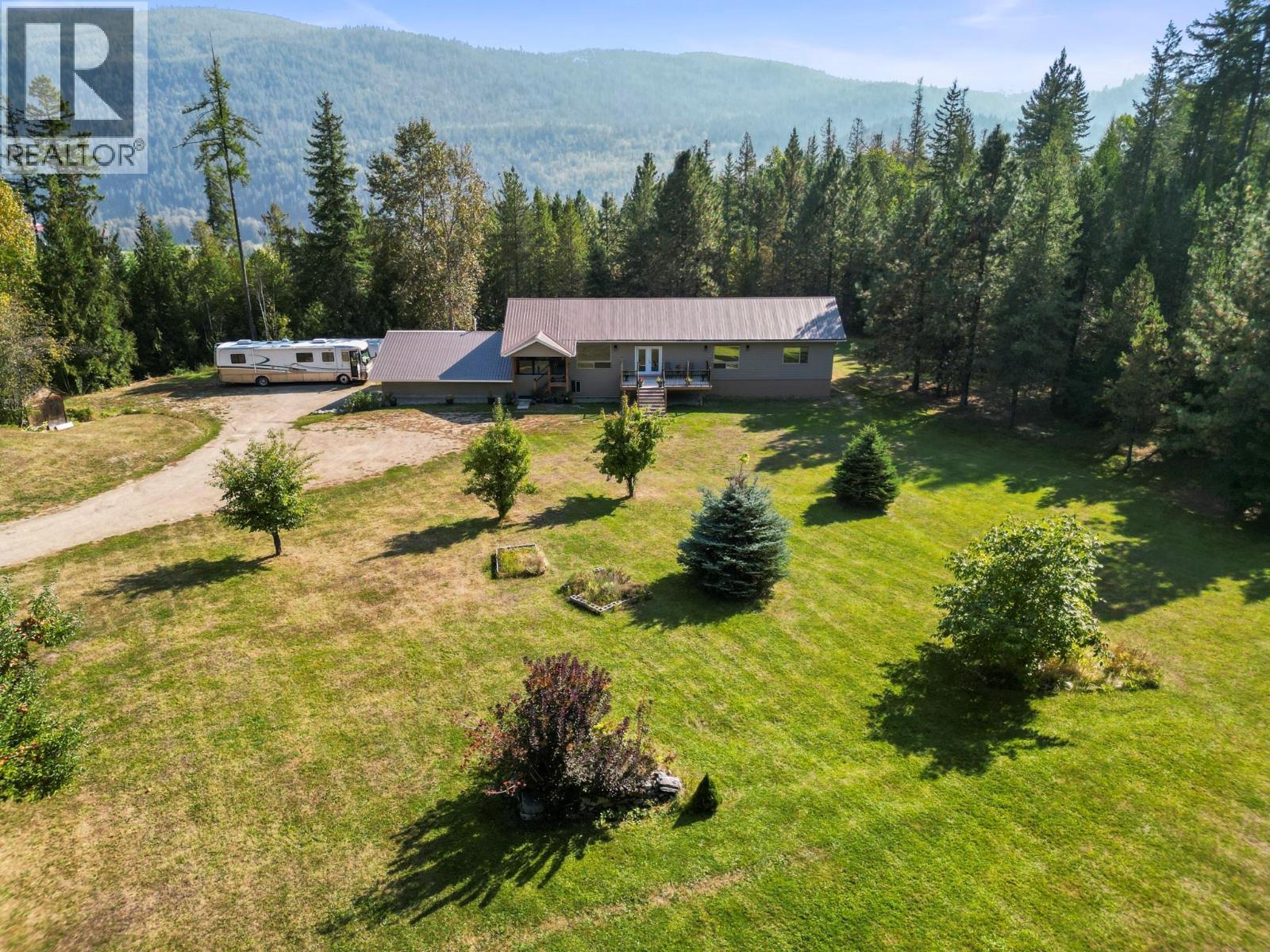 2510 Samuelson Road, Sicamous, BC - Outdoor