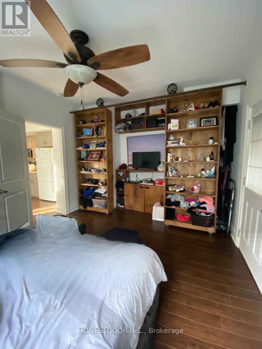 Main floor primary bedroom - 103 Victoria Avenue S, Hamilton, ON - Indoor Photo Showing Other Room