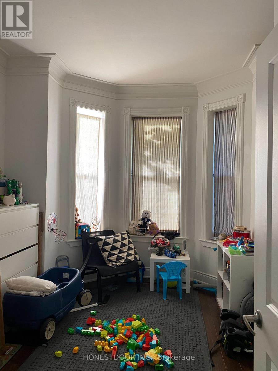 Main floor second bedroom - 103 Victoria Avenue S, Hamilton, ON - Indoor