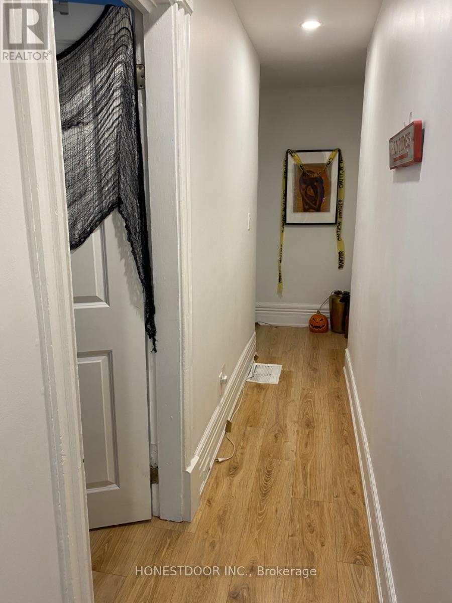 Unit 2 hallway - 103 Victoria Avenue S, Hamilton, ON - Indoor Photo Showing Other Room