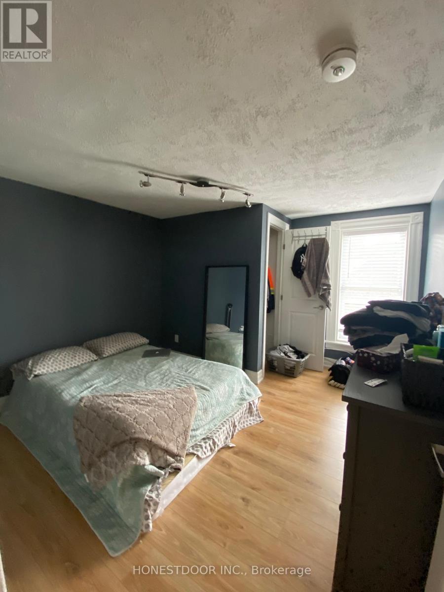 Third floor bedroom - 103 Victoria Avenue S, Hamilton, ON - Indoor Photo Showing Bedroom