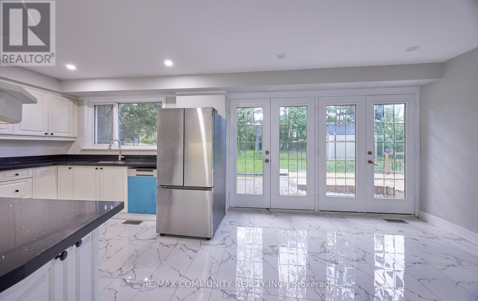 71 Willowridge Road, Toronto, ON - Indoor Photo Showing Kitchen With Double Sink