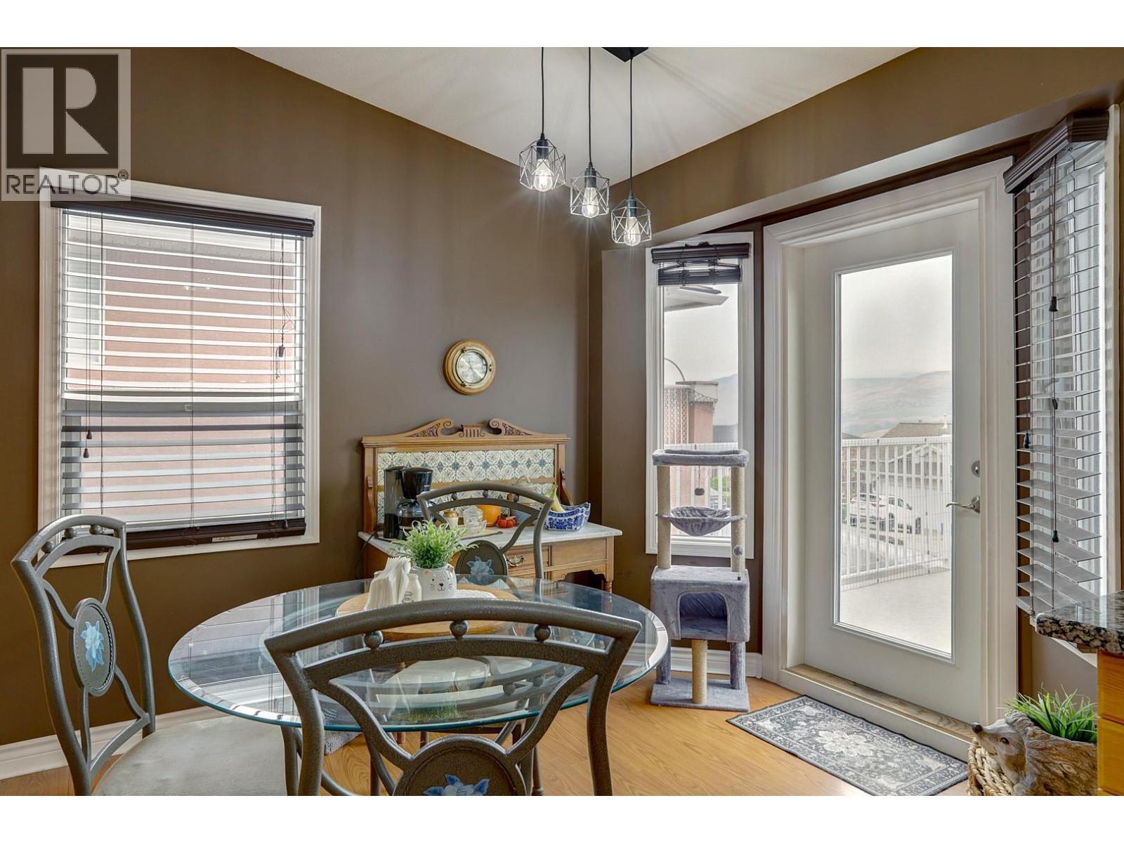 4712 Valleyview Place, Vernon, BC - Indoor Photo Showing Dining Room