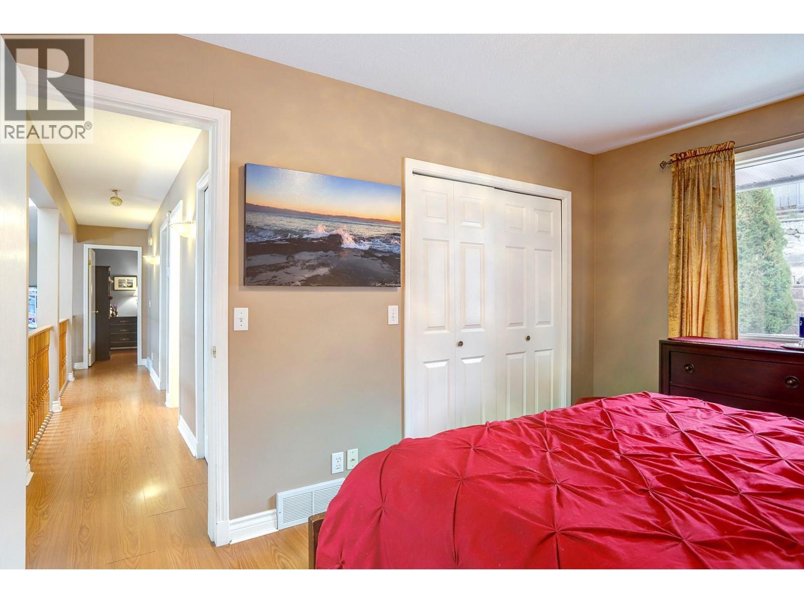 4712 Valleyview Place, Vernon, BC - Indoor Photo Showing Bedroom