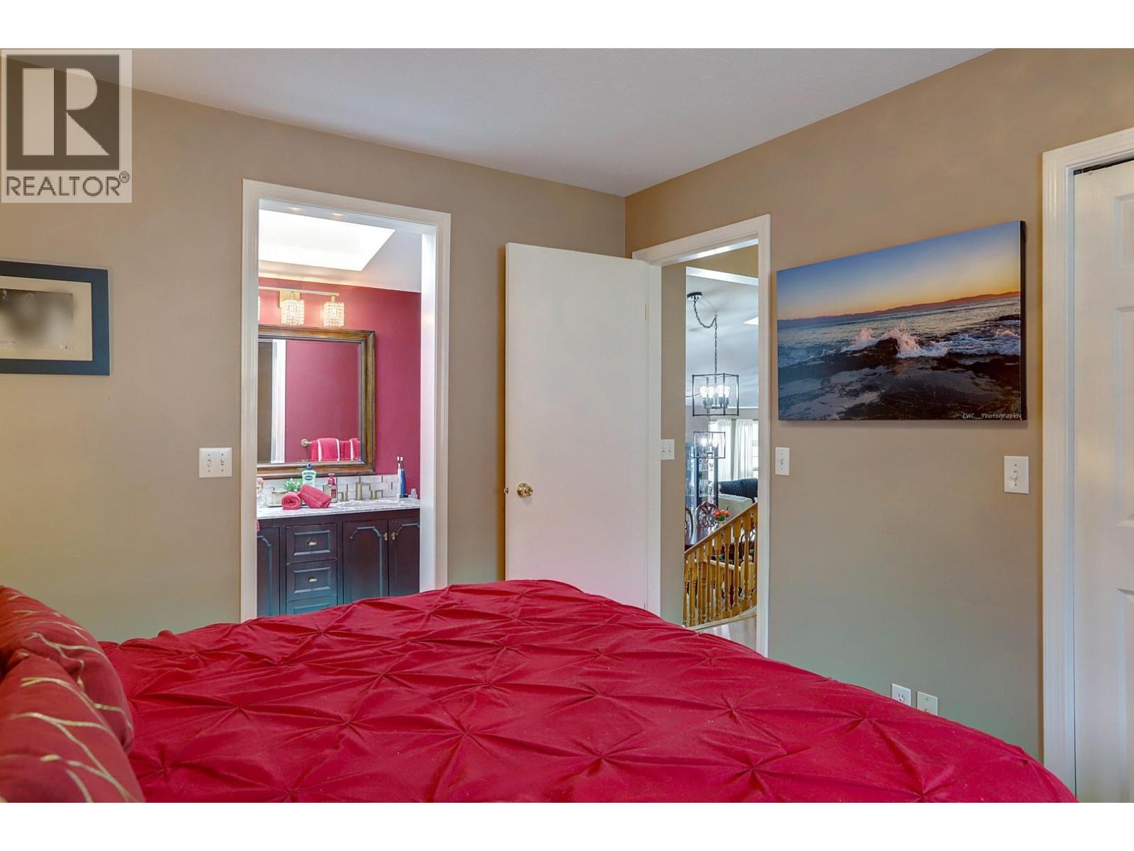 4712 Valleyview Place, Vernon, BC - Indoor Photo Showing Bedroom