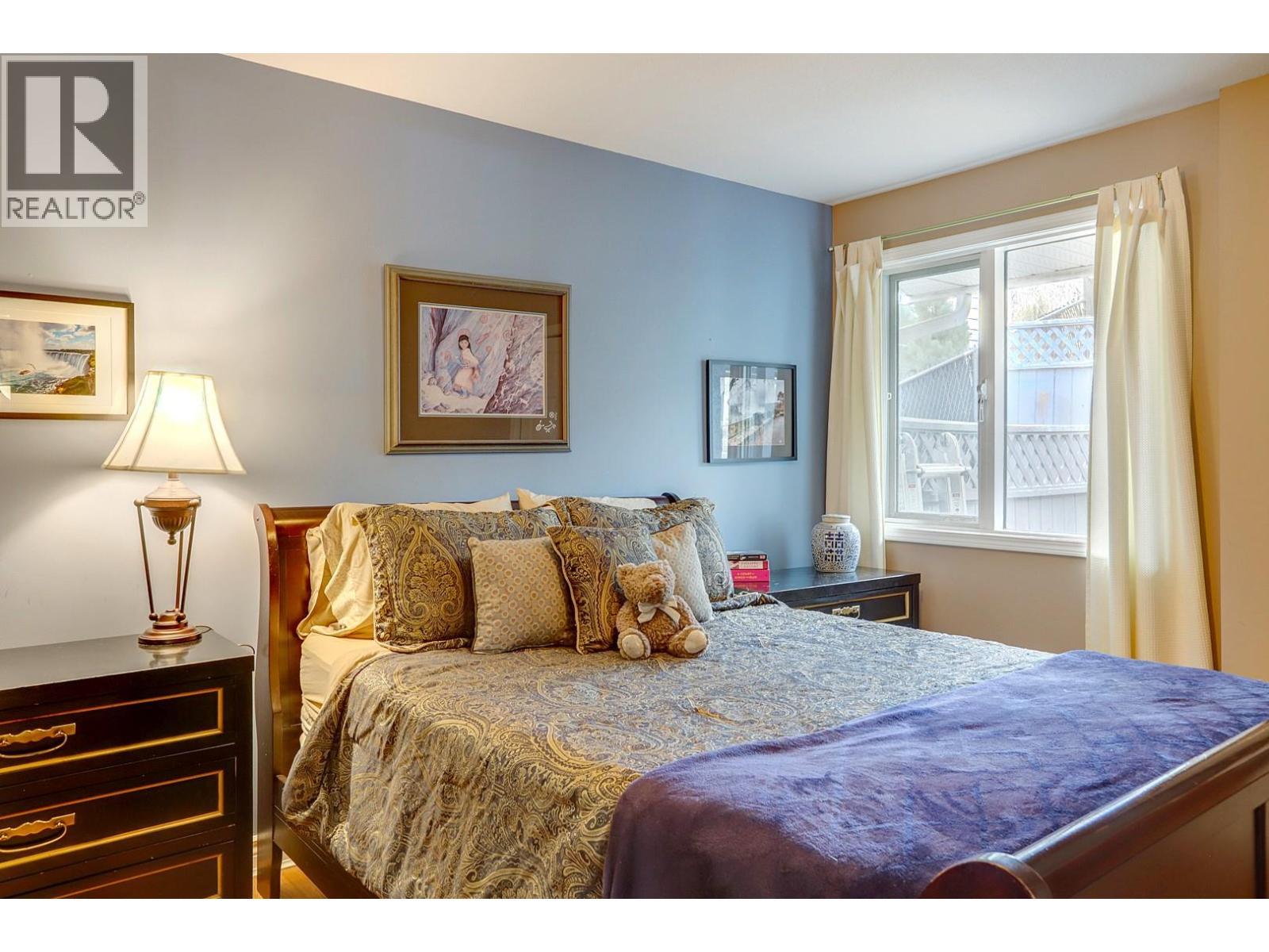 4712 Valleyview Place, Vernon, BC - Indoor Photo Showing Bedroom