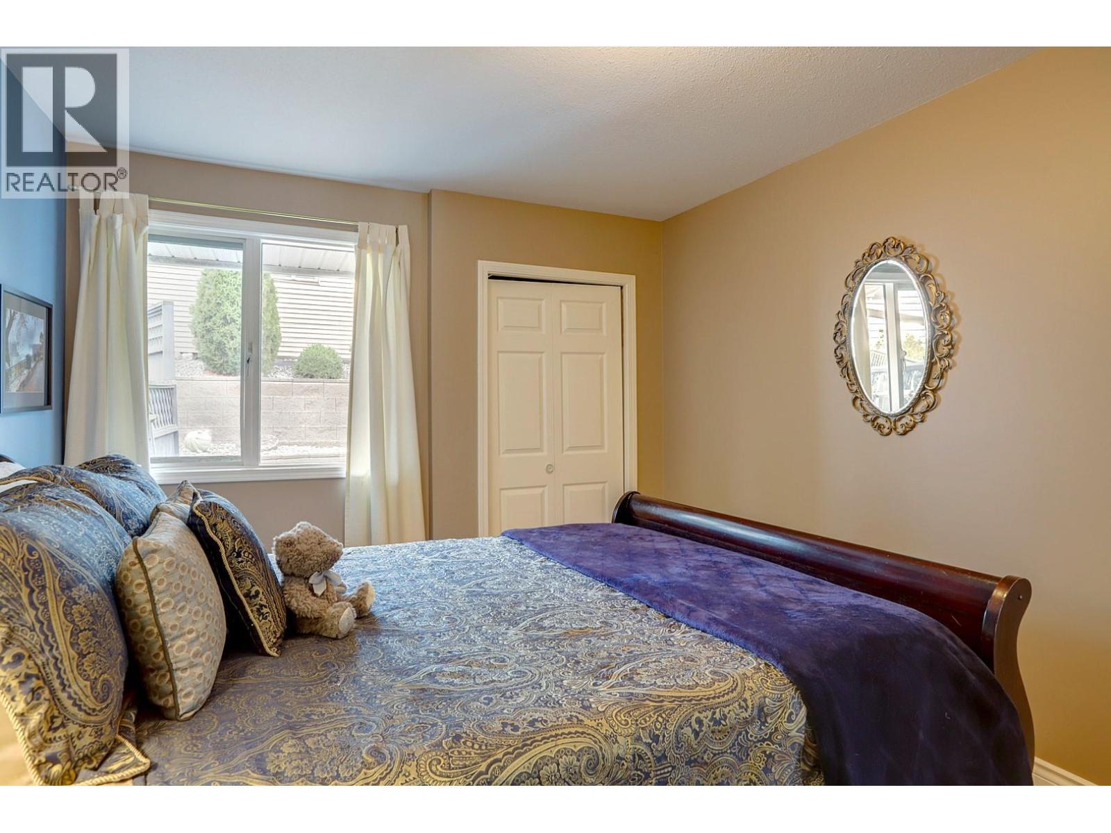 4712 Valleyview Place, Vernon, BC - Indoor Photo Showing Bedroom