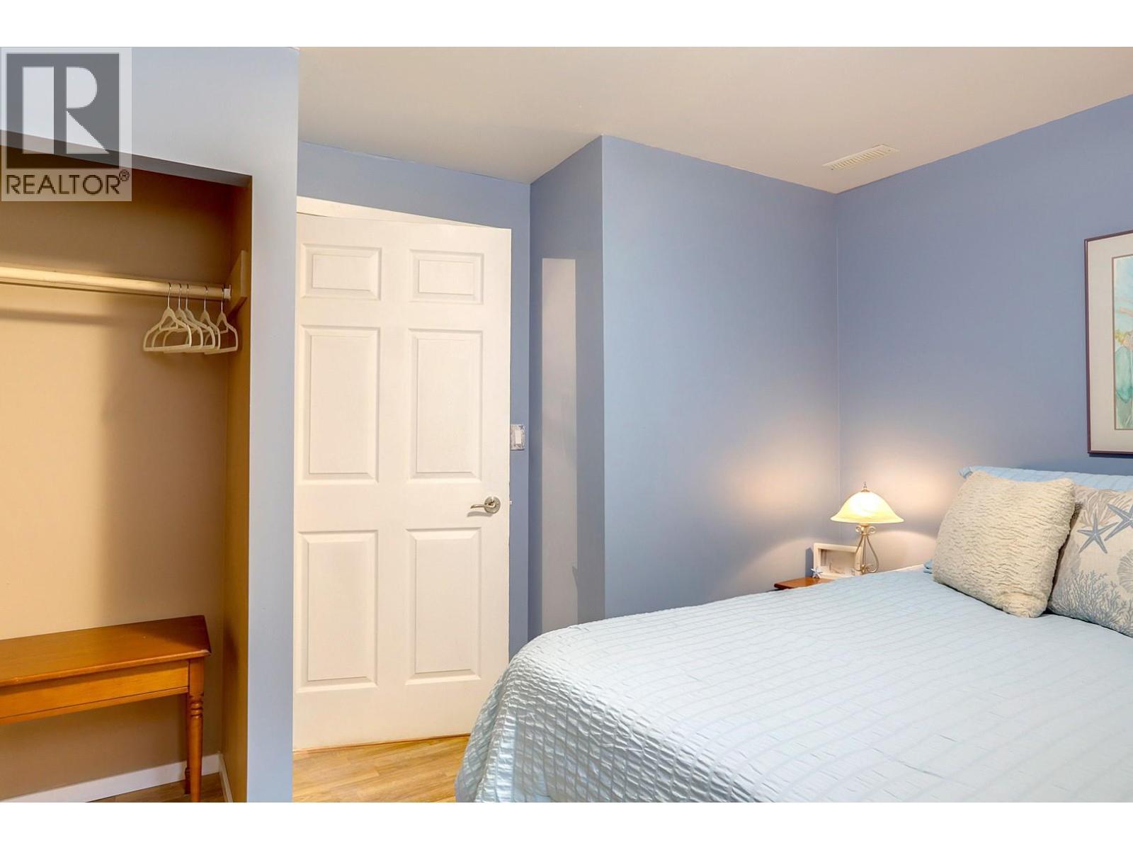 4712 Valleyview Place, Vernon, BC - Indoor Photo Showing Bedroom