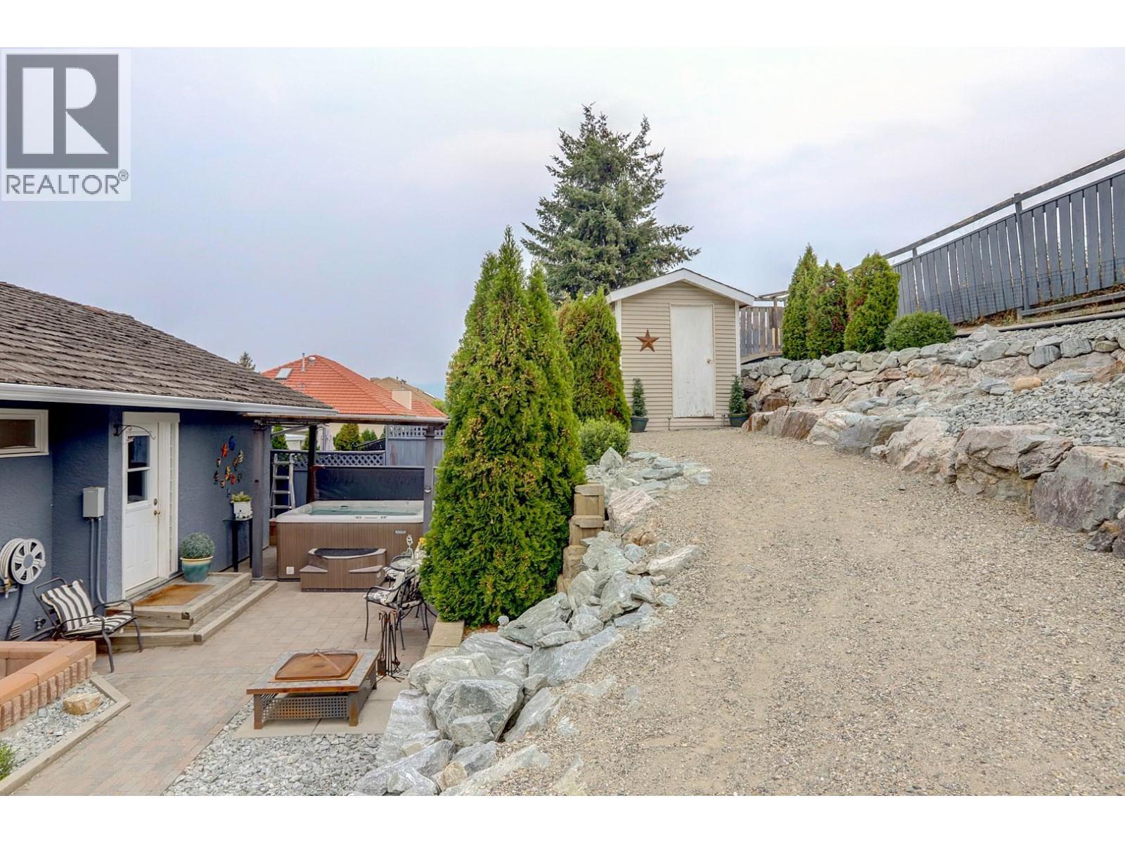 4712 Valleyview Place, Vernon, BC - Outdoor