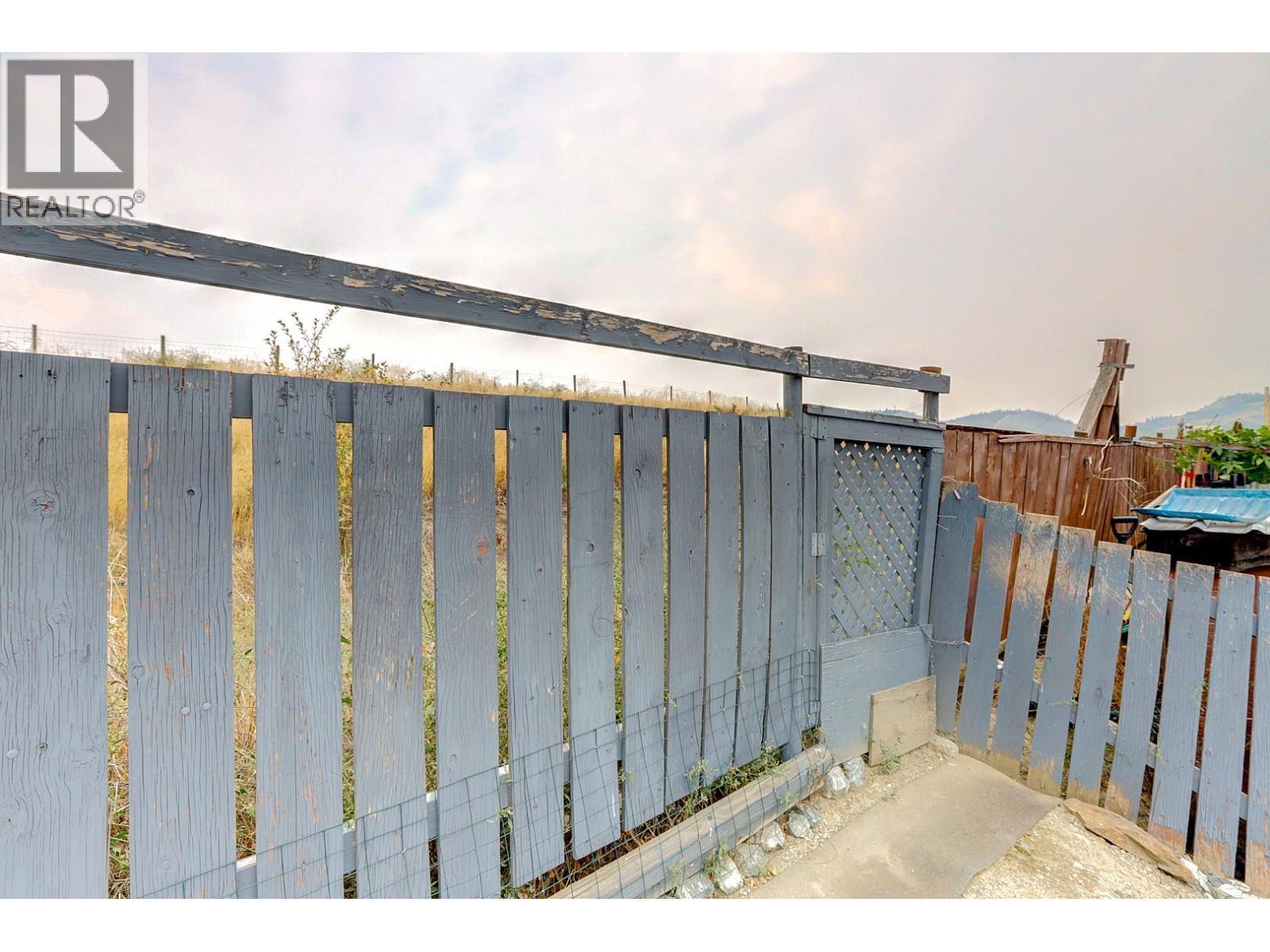 4712 Valleyview Place, Vernon, BC - Outdoor