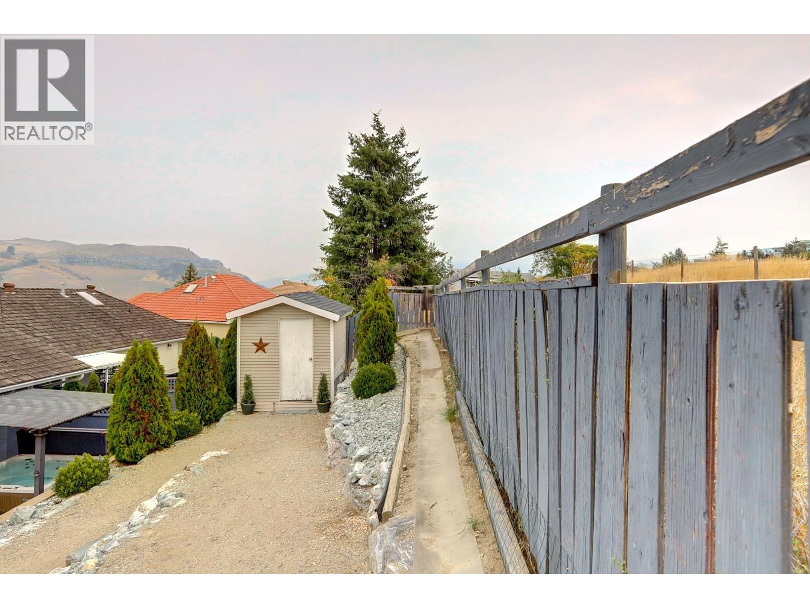 4712 Valleyview Place, Vernon, BC - Outdoor