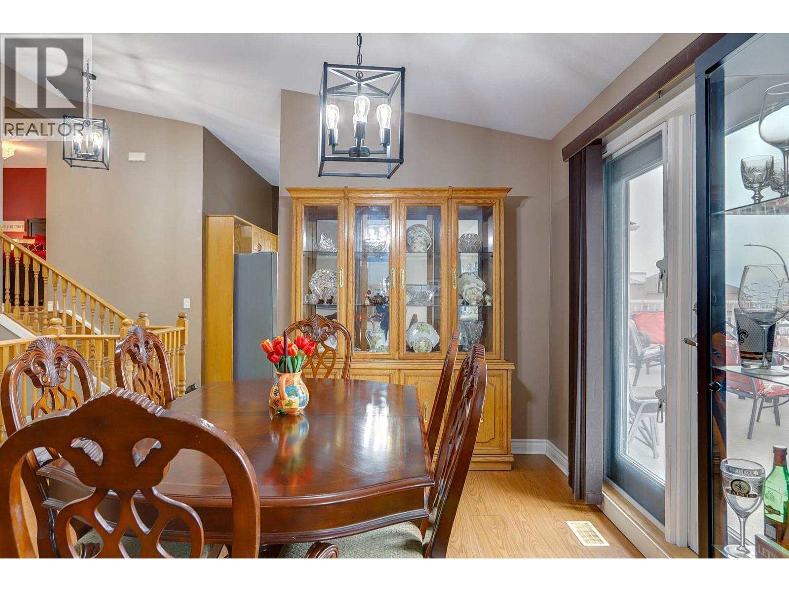 4712 Valleyview Place, Vernon, BC - Indoor Photo Showing Dining Room