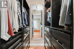 Walk-in-Closet -