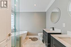 5 Pc Washroom En-suite -