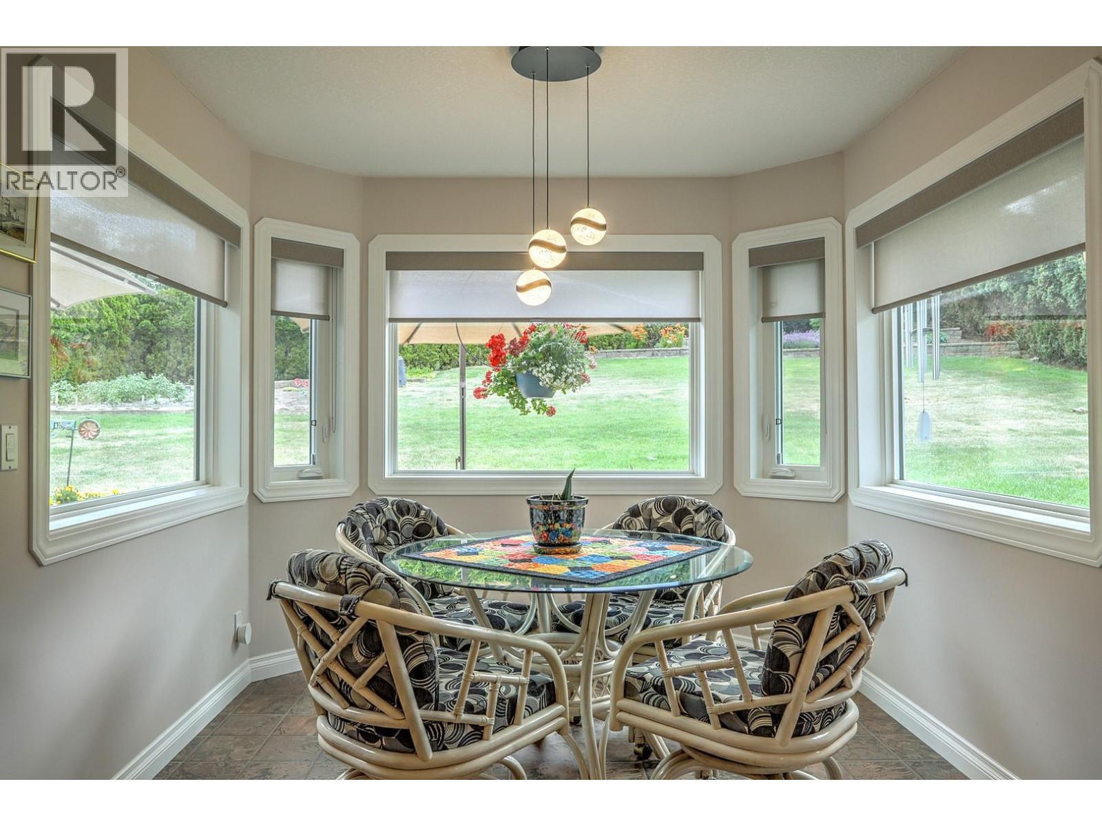 8905 Orchard Ridge Drive, Coldstream, BC - Indoor Photo Showing Dining Room