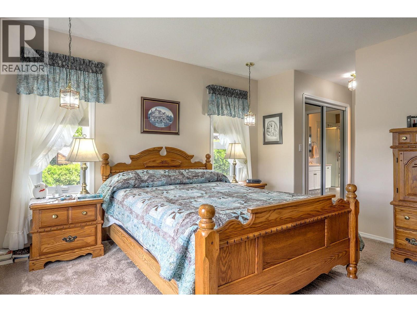 8905 Orchard Ridge Drive, Coldstream, BC - Indoor Photo Showing Bedroom