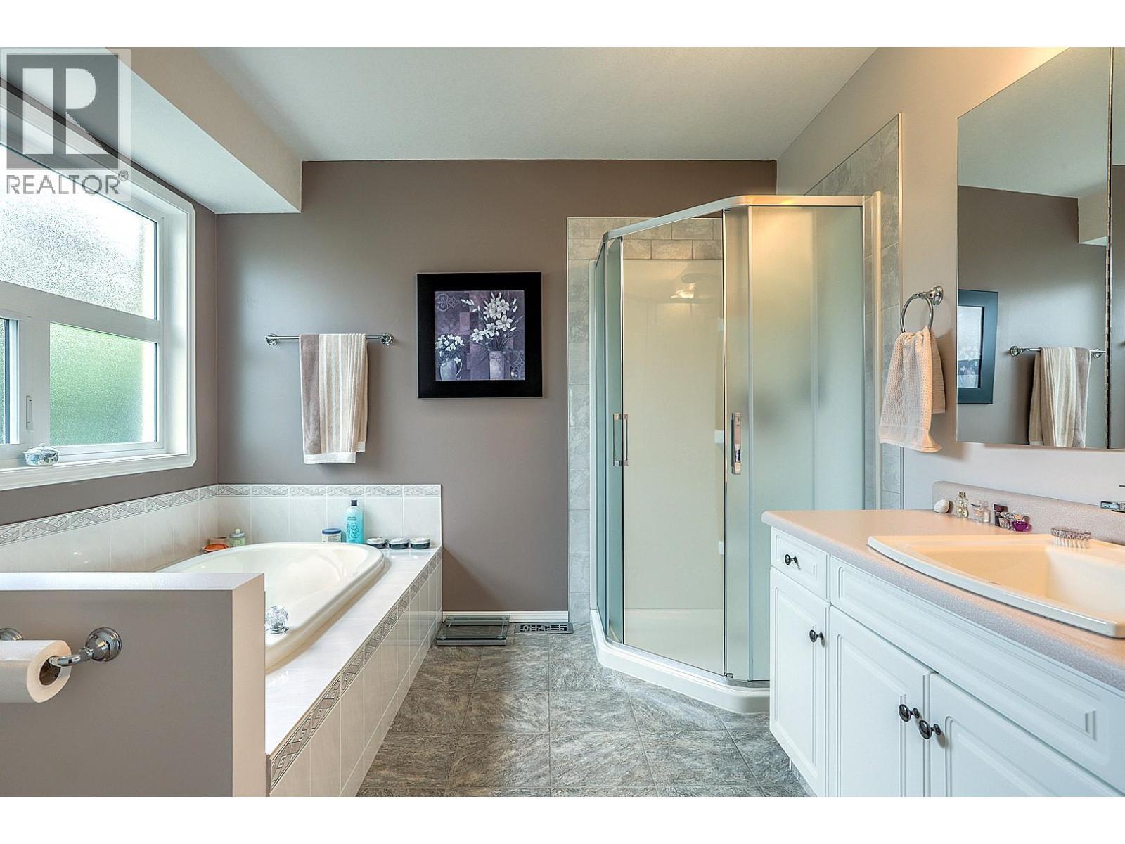 8905 Orchard Ridge Drive, Coldstream, BC - Indoor Photo Showing Bathroom