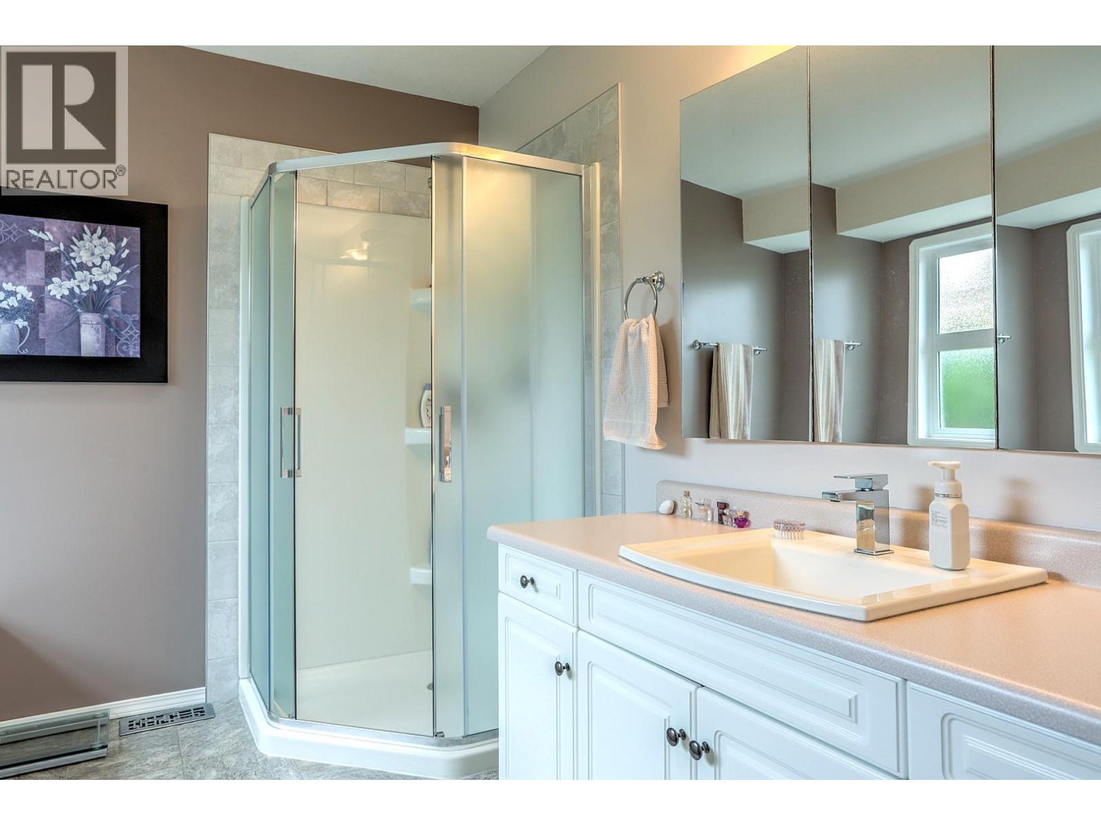 8905 Orchard Ridge Drive, Coldstream, BC - Indoor Photo Showing Bathroom