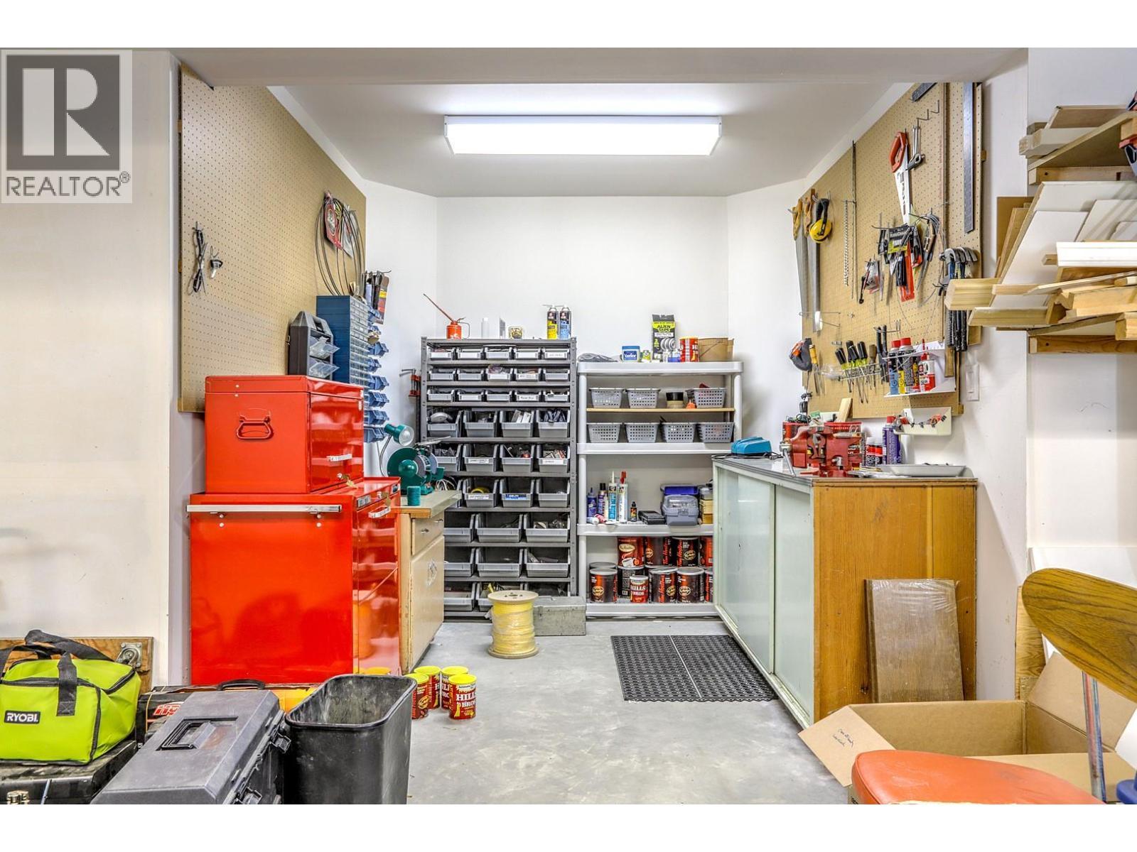 8905 Orchard Ridge Drive, Coldstream, BC - Indoor Photo Showing Other Room