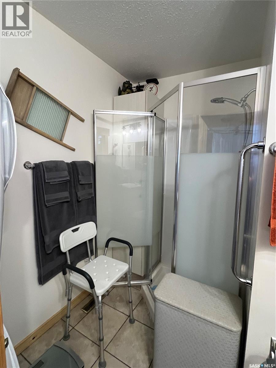 217 Broadway Street, Foam Lake, SK - Indoor