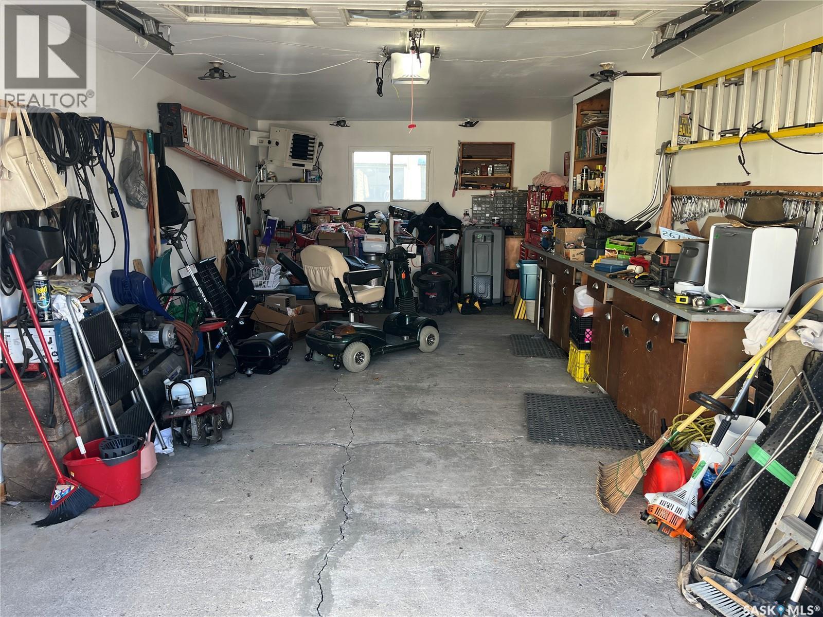 217 Broadway Street, Foam Lake, SK - Indoor Photo Showing Garage