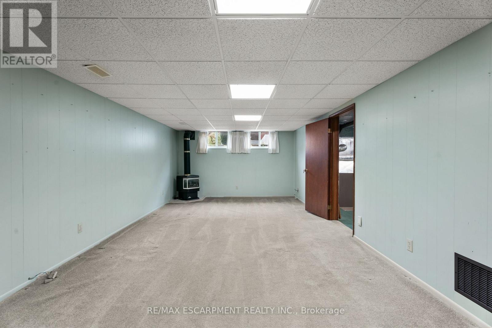 98 Laurier Avenue, Hamilton, ON - Indoor Photo Showing Basement