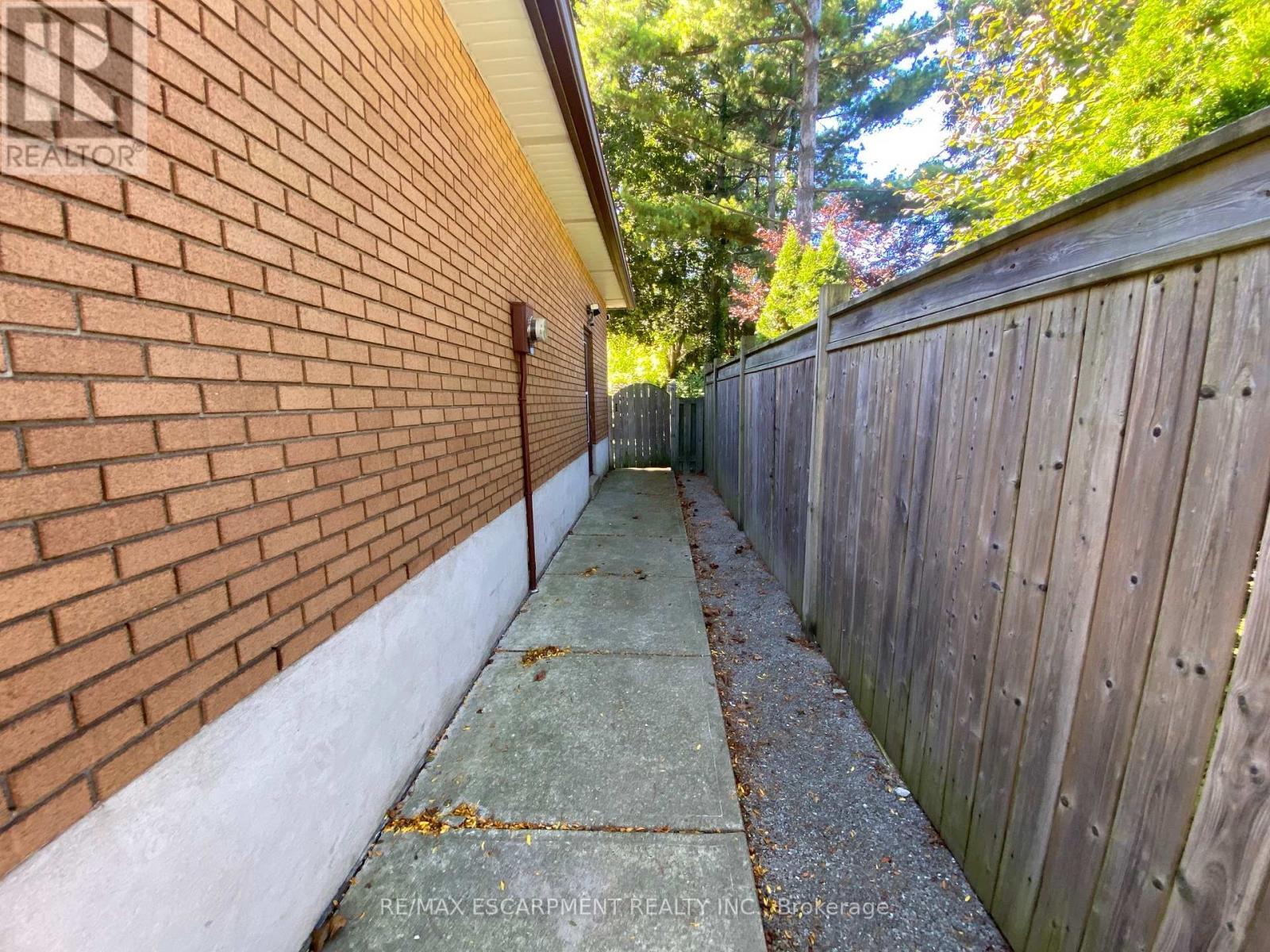 98 Laurier Avenue, Hamilton, ON - Outdoor With Exterior