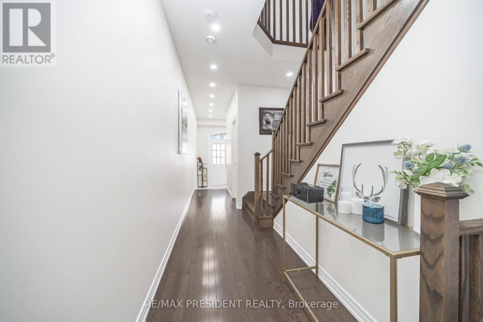 25 Adventura Road, Brampton, ON - Indoor Photo Showing Other Room