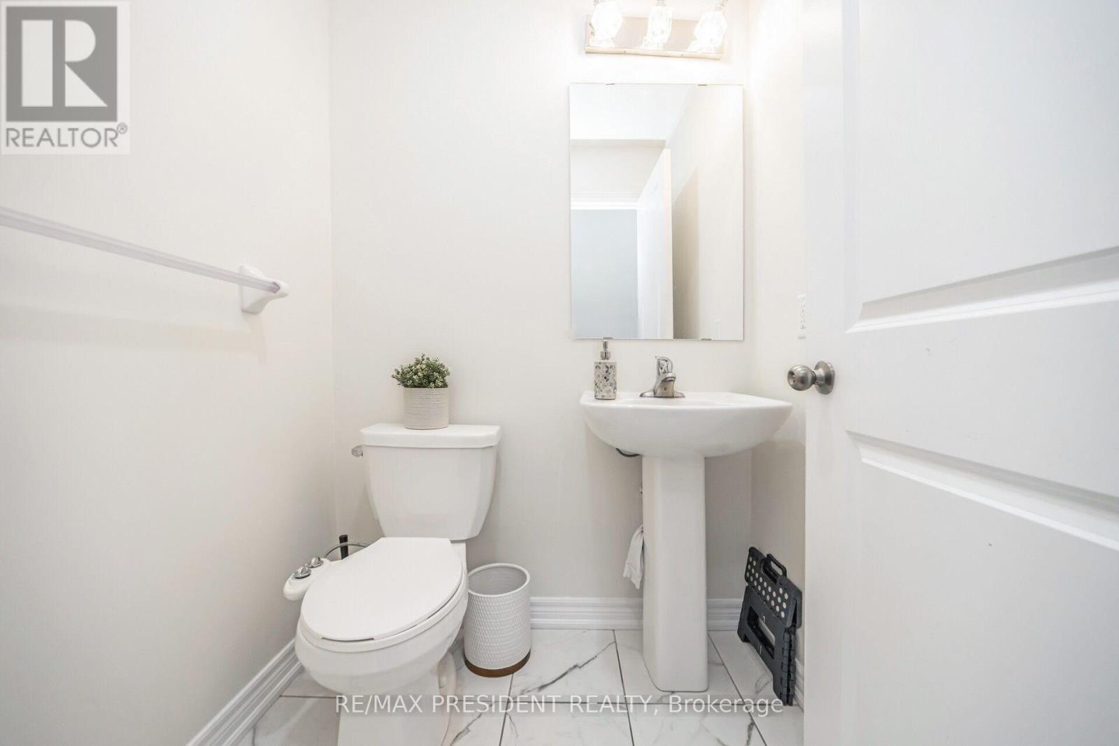 25 Adventura Road, Brampton, ON - Indoor Photo Showing Bathroom